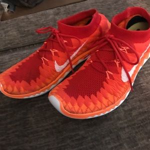Nike Mens FlyKnit Free Size 9.5
